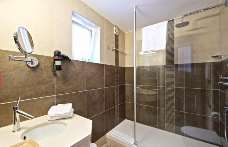 Hotel Saint-Amour دربي المظهر الخارجي الصورة
